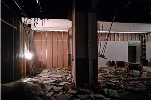 室內(nèi)大型混泥土墻拆除如何施工？