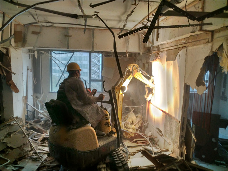 成都建筑物拆除公司大型室內(nèi)裝修拆除