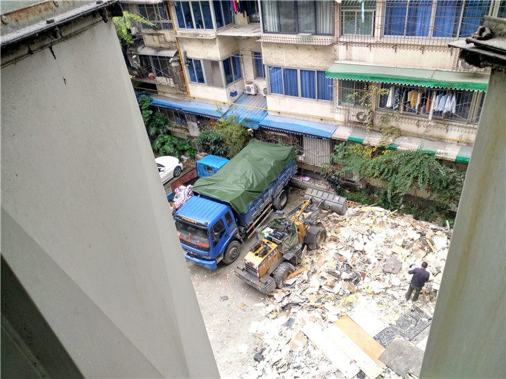 成都4000平翼果酒店室內裝修拆除進程記錄專業拆除酒店公司戰狼拆除
