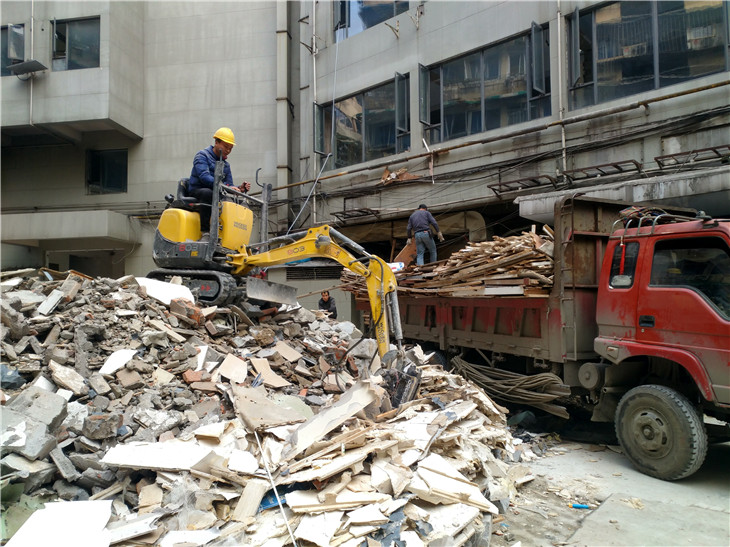 2019年12月8日成都戰狼拆除隱棲堂酒店拆除項目收尾