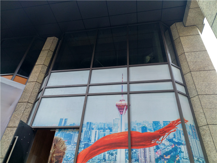 成都專業幕墻拆除-成都戰狼拆除團隊