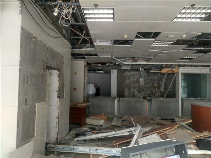 成都戰狼拆除科華路中國銀行拆除清運進行時