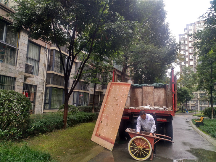 成都家裝二手房雙流貴通御苑雙楠城拆除清運案例