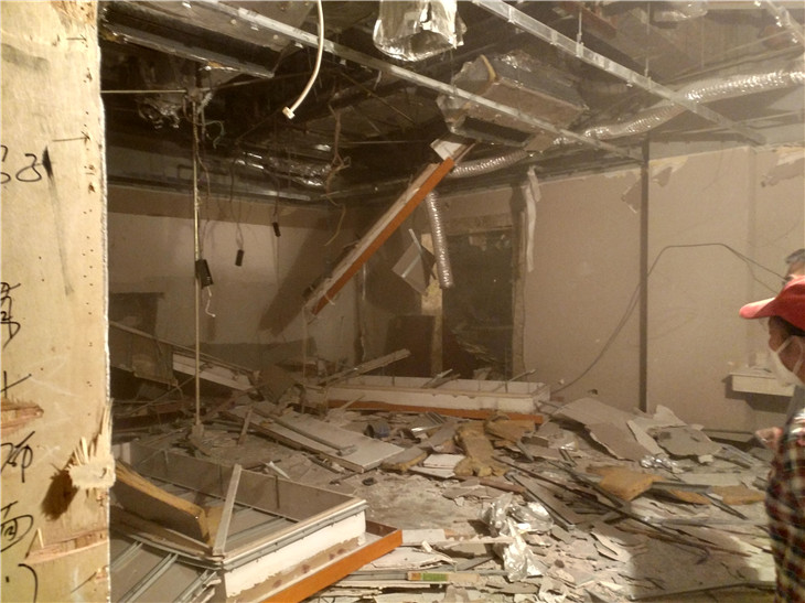 成都明月大酒店拆除清運施工