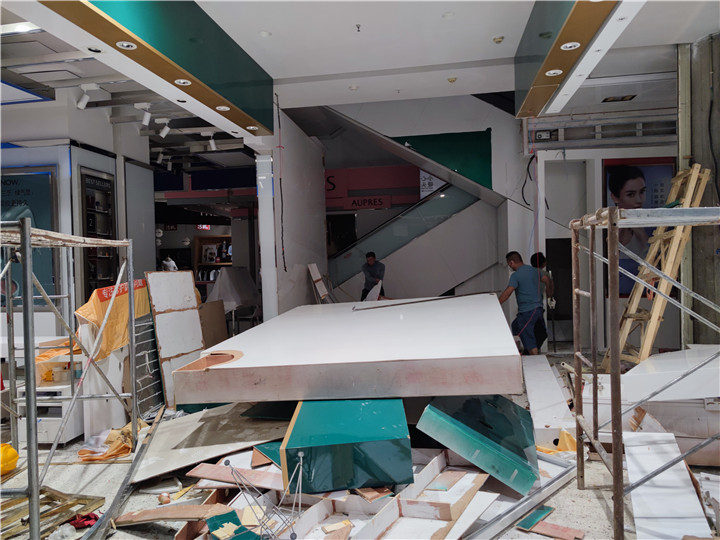 成都商場拆柜施工聯(lián)系電話-成都戰(zhàn)狼拆除