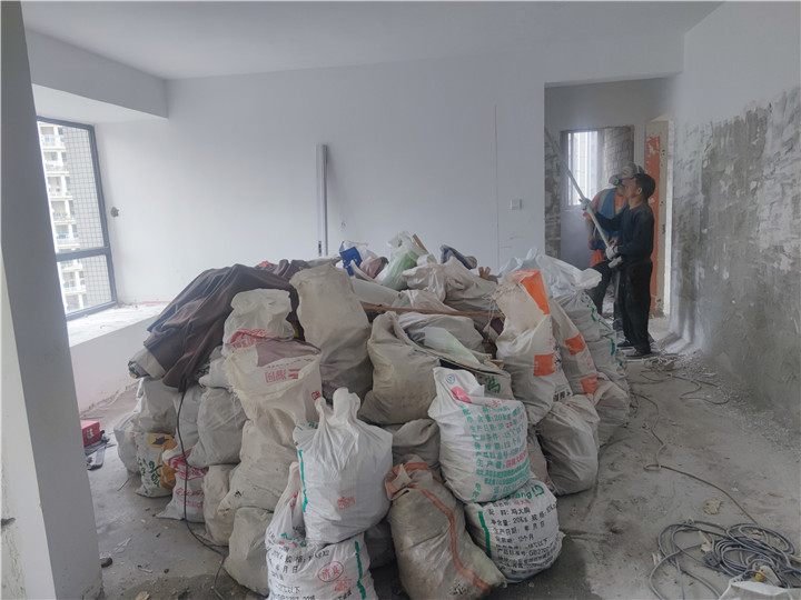 成都英郡3期戰狼拆除舊房拆除裝修施工案例